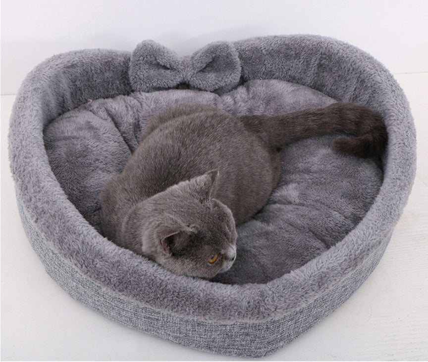 Heart-Shaped Cozy Cat Bed | Soft Warm Cushion for Pets
