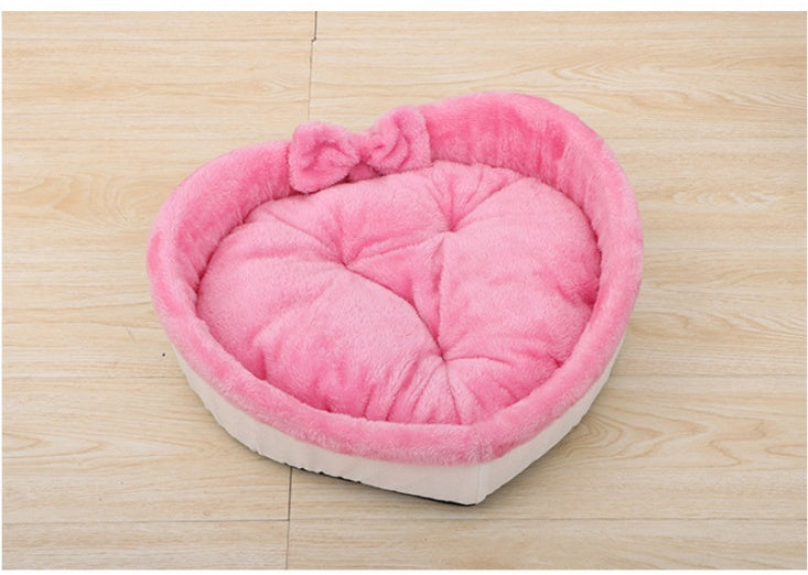 Heart-Shaped Cozy Cat Bed | Soft Warm Cushion for Pets